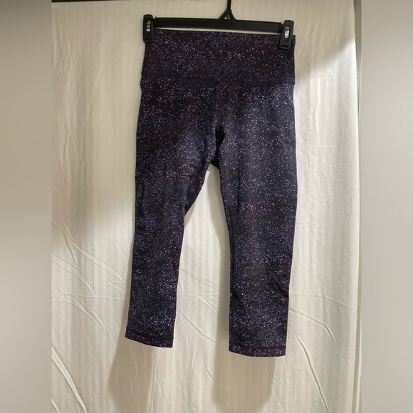 lululemon athletica Pants - Lululemon DISCONTINUED Capri Leggings